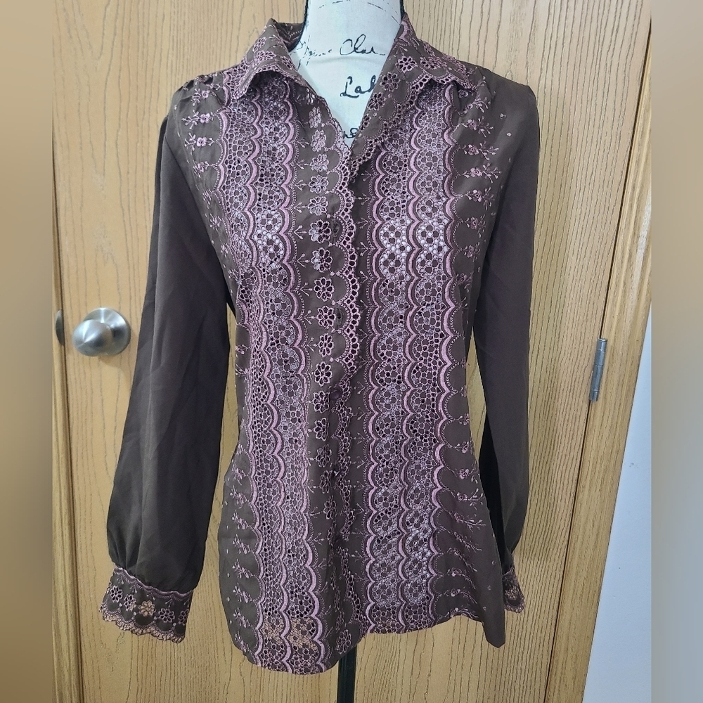 Vintage 1970s Lee Mar Pageant Cottagecore Grannycore Embroidered Boho Button Top